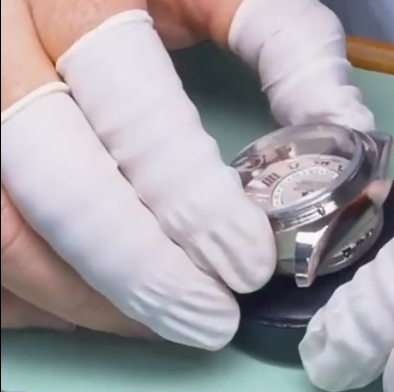 Сборка часов Rolex Sky Dweller + тест на герметичность